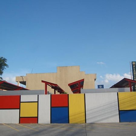 Hotel V Angeles Exterior photo